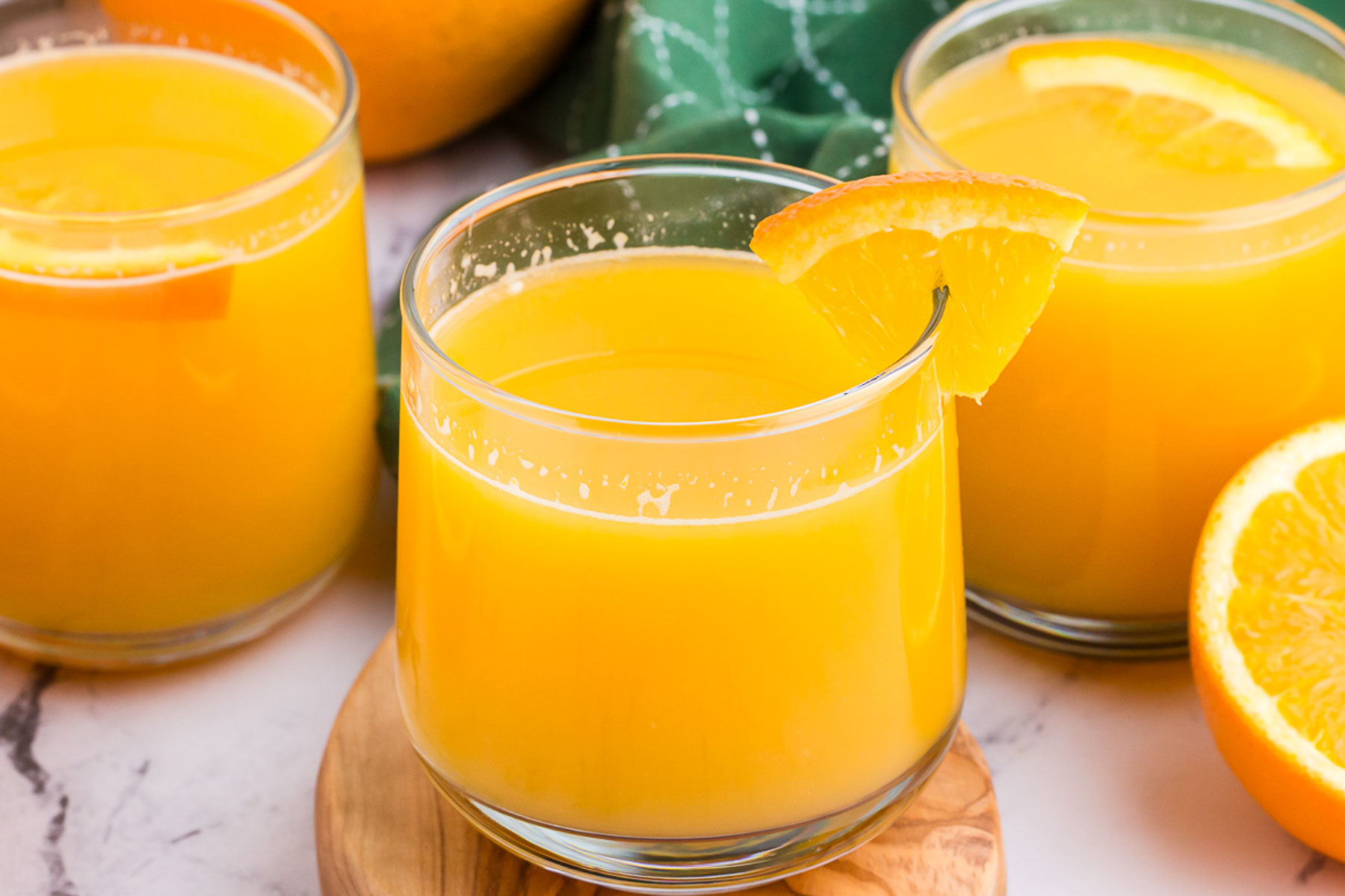 Simple Ways to Make Fresh Orange Juice at Home (No Added Sugar!)